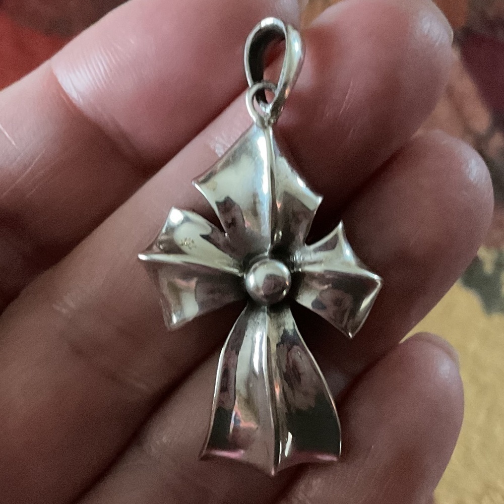 NWOT Sterling Silver 925 embossed design cross new
